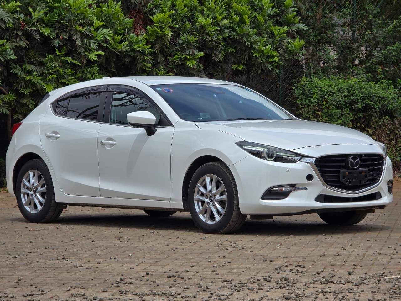 2019 Mazda Axela, photo 1 of 12
