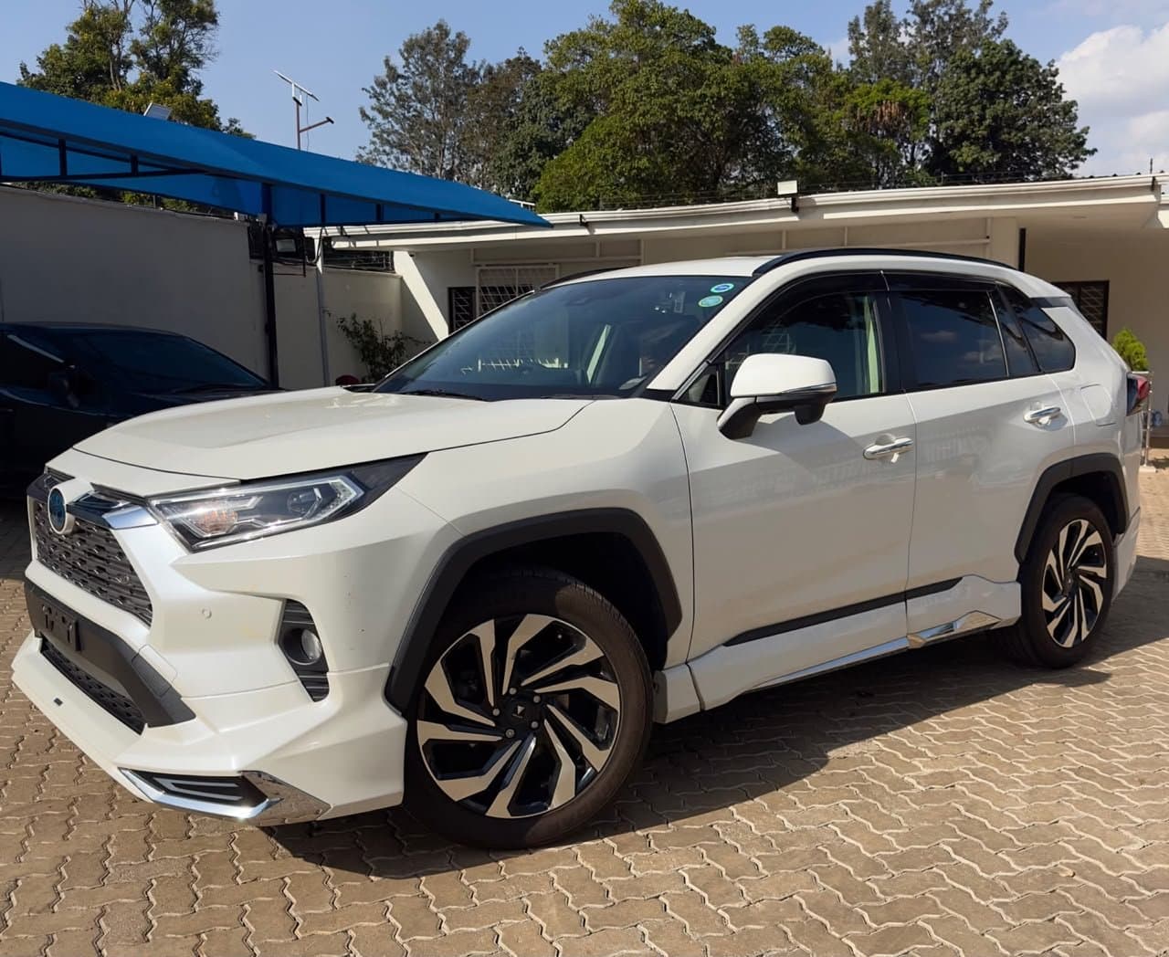 2019 Toyota RAV4, photo 1 of 10